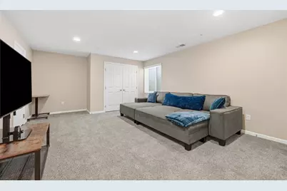222 Broadstone Dr, Adams Township, PA 16046 - Photo 32