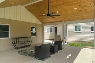 112 Rolling Hills Dr, Center Township, PA 15061 - Photo 10