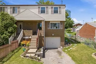 553 Indus St, Pittsburgh, PA 15207 - Photo 2