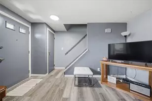 553 Indus St, Pittsburgh, PA 15207 - Photo 12