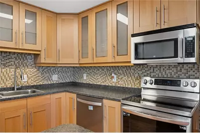 5600 Munhall Rd #905, Pittsburgh, PA 15217 - Photo 8