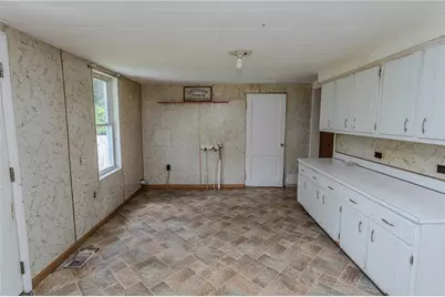 3 Pottstown St, Dunbar, PA 15431 - Photo 10