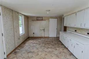 3 Pottstown St, Dunbar, PA 15431 - Photo 10