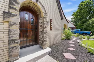 813 Locust St Ext, New Kensington, PA 15068 - Photo 2