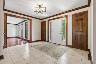 2450 Dogwood Dr, Pittsburgh, PA 15090 - Photo 4