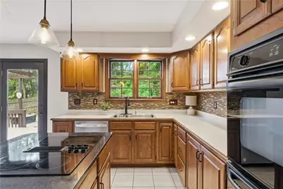 2450 Dogwood Drive, Pittsburgh, PA 15090 - Photo 16