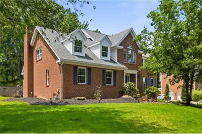 2450 Dogwood Drive, Pittsburgh, PA 15090 - Photo 2