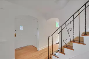 35 Perry Ln, Ross Twp, PA 15229 - Photo 8