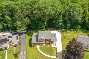 141 E Wedgewood Dr, Ross Twp, PA 15229 - Photo 40
