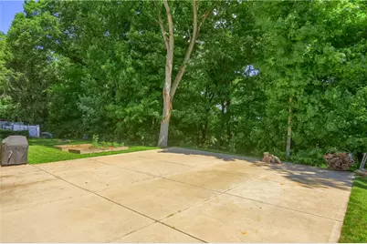 141 E Wedgewood Dr, Ross Twp, PA 15229 - Photo 46