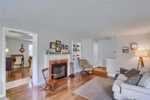 141 E Wedgewood Dr, Ross Twp, PA 15229 - Photo 6
