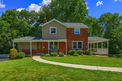 141 E Wedgewood Dr, Ross Twp, PA 15229 - Photo 1