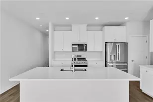 126 Scotland Ln, Harmony Boro, PA 16037 - Photo 12