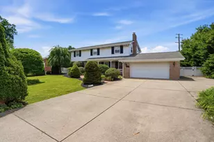1307 Silver Ln, Robinson Twp, PA 15108 - Photo 2