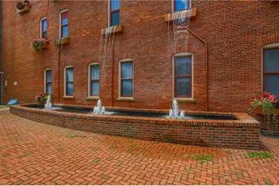 528 Lawrence Ave, Ellwood City, PA 16117 - Photo 8