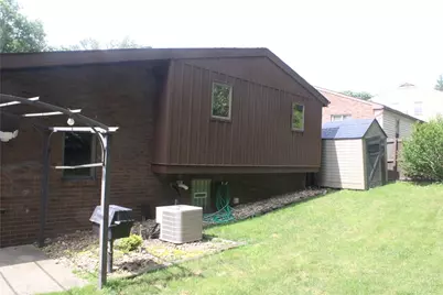 106 Larchwood Dr, Wilkins Township, PA 15145 - Photo 2
