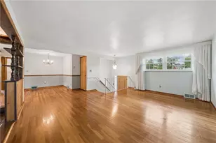 511 Newport Dr, Hempfield Township, PA 15601 - Photo 8