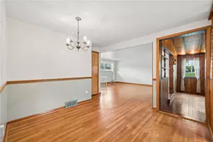 511 Newport Dr, Hempfield Township, PA 15601 - Photo 10