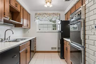 511 Newport Dr, Hempfield Township, PA 15601 - Photo 14