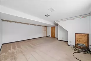 511 Newport Dr, Hempfield Township, PA 15601 - Photo 24