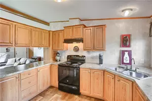 183 Maplehurst Dr, Raccoon Township, PA 15001 - Photo 10
