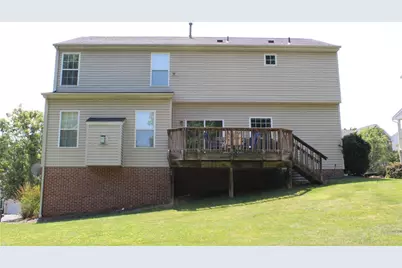 165 Hunters Run Dr, Moon/Crescent Twp, PA 15108 - Photo 2