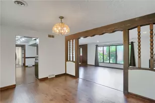 106 Colonial Way, Center Township, PA 15001 - Photo 10