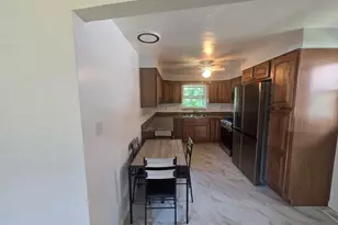 3003 Harmening Ave, Pittsburgh, PA 15227 - Photo 8
