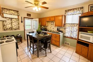 800 Ellsworth Ave, Jeannette, PA 15644 - Photo 36