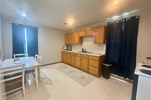 800 Ellsworth Ave, Jeannette, PA 15644 - Photo 18