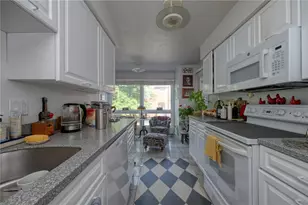 9 Graham Pl, Pittsburgh, PA 15232 - Photo 14