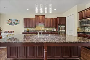303 Connemara Ct, Pine Township, PA 16046 - Photo 10