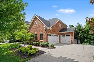303 Connemara Ct, Pine Township, PA 16046 - Photo 2