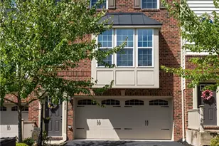212 Noble Woods Dr, Coraopolis, PA 15108 - Photo 2