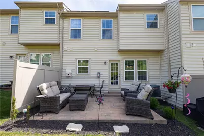 212 Noble Woods Dr, Coraopolis, PA 15108 - Photo 16