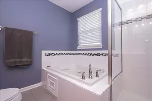 212 Noble Woods Dr, Coraopolis, PA 15108 - Photo 10