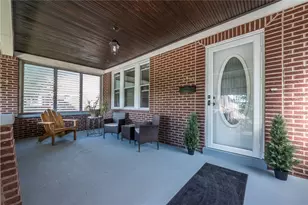 2716 Castlegate Ave, Pittsburgh, PA 15226 - Photo 2