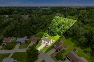 18 Kohleen Dr, Robinson Twp, PA 15136 - Photo 4