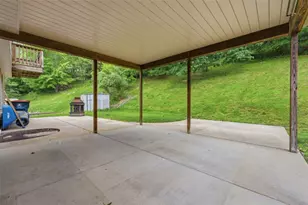 18 Kohleen Dr, Robinson Twp, PA 15136 - Photo 16