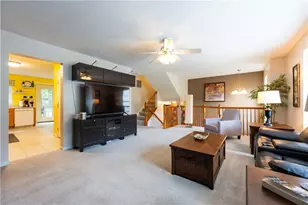 612 Village Green E Blvd, Adams Township, PA 16046 - Photo 6