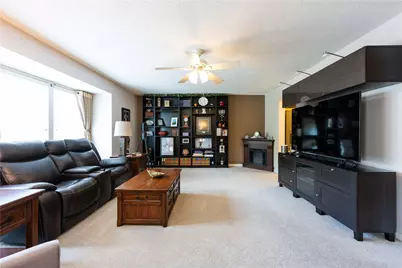 612 Village Green E Blvd, Adams Township, PA 16046 - Photo 4