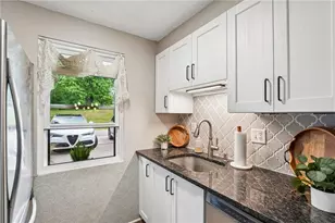 435 Brookside Ct, Seven Fields Boro, PA 16046 - Photo 10
