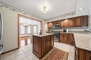 9470 Pembroke Cir, North Huntingdon, PA 15642 - Photo 6