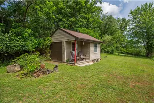 1031 Sanda Dr, Pittsburgh, PA 15227 - Photo 14