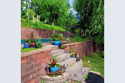 1031 Sanda Dr, Pittsburgh, PA 15227 - Photo 4