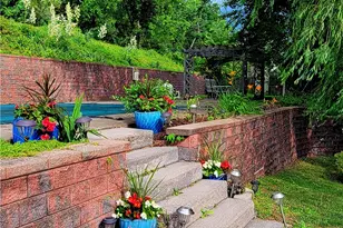 1031 Sanda Dr, Pittsburgh, PA 15227 - Photo 4