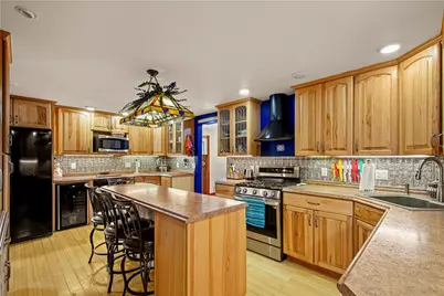 1031 Sanda Dr, Pittsburgh, PA 15227 - Photo 10