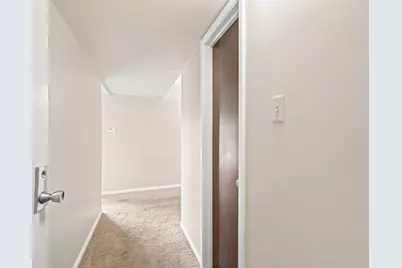2160 Greentree Rd #807W, Scott Township, PA 15220 - Photo 2