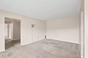 2160 Greentree Rd, Scott Township, PA 15220 - Photo 12