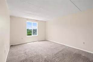 2160 Greentree Rd, Scott Township, PA 15220 - Photo 14